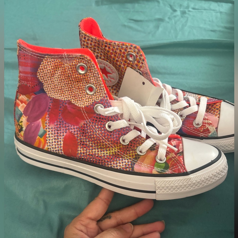 Converse Bright Orange and pink High-Tops 6 women’s new